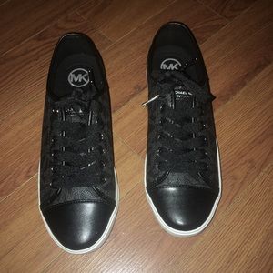 Michael kores sneakers women size 6